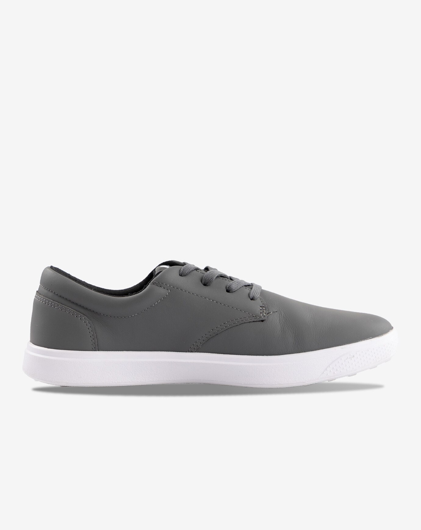 THE WILDCARD LEATHER SPIKELESS GOLF SHOE Image Thumbnail 2